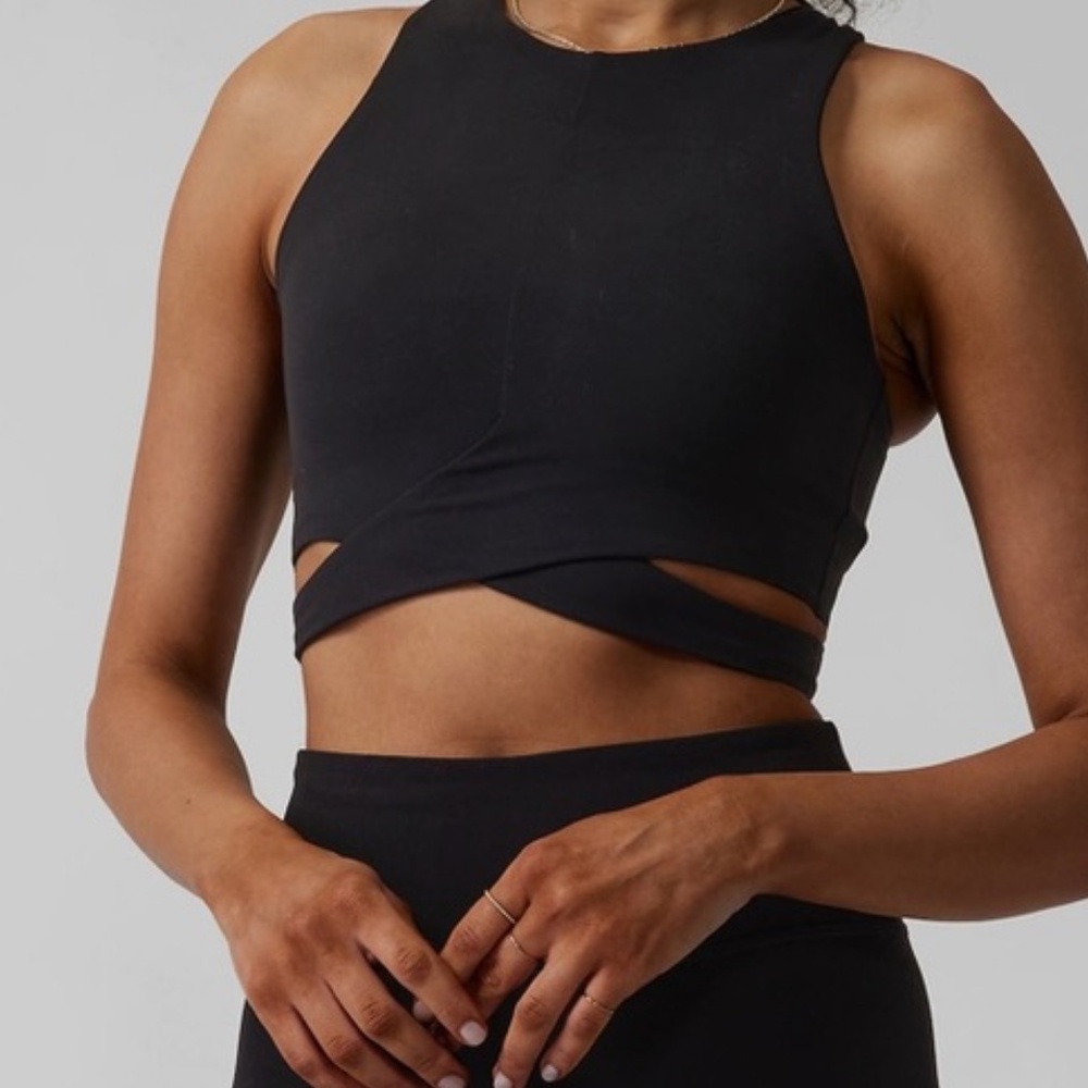 Athleta Conscious Crop Cut Out Crop Top D-DD NWT
